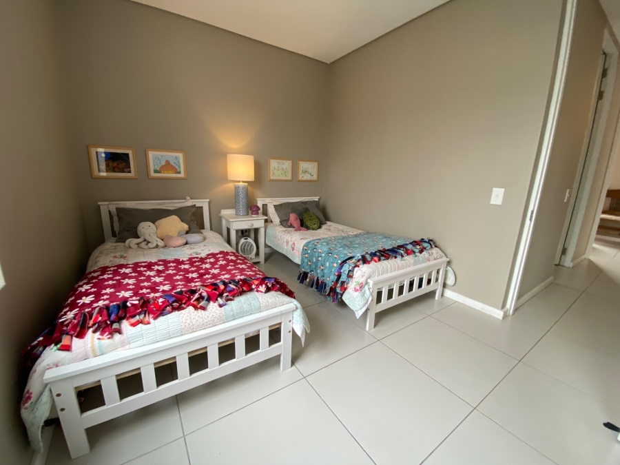 To Let 3 Bedroom Property for Rent in Somerset Lakes Western Cape